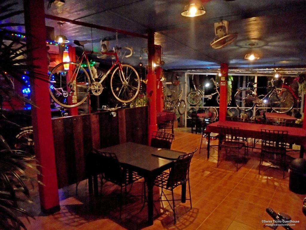 Swiss Ticino Guesthouse & Restaurant Mae Wang Esterno foto