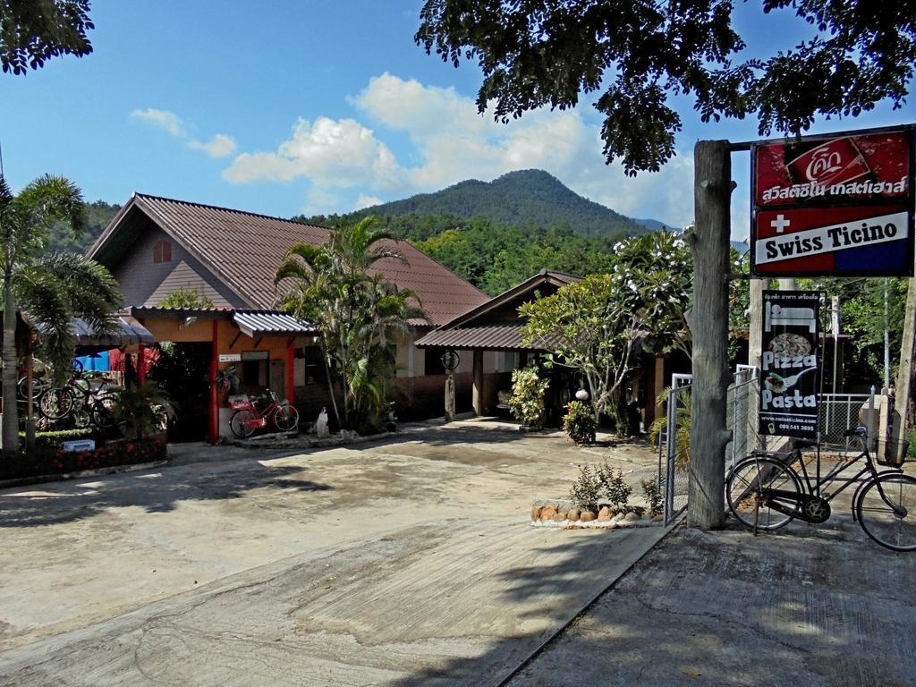 Swiss Ticino Guesthouse & Restaurant Mae Wang Esterno foto