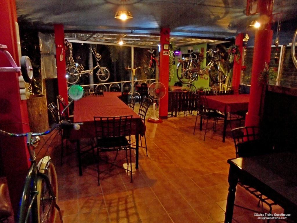 Swiss Ticino Guesthouse & Restaurant Mae Wang Esterno foto
