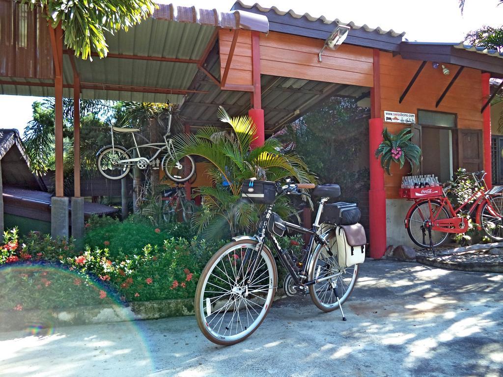 Swiss Ticino Guesthouse & Restaurant Mae Wang Esterno foto