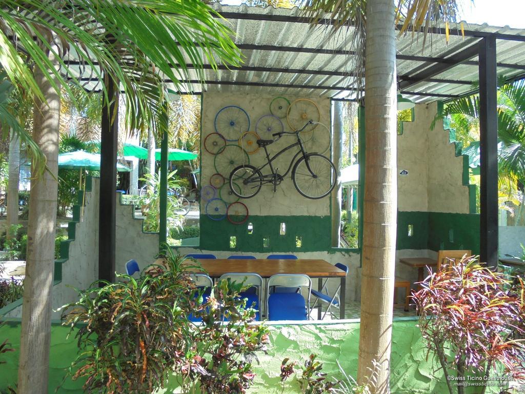 Swiss Ticino Guesthouse & Restaurant Mae Wang Esterno foto