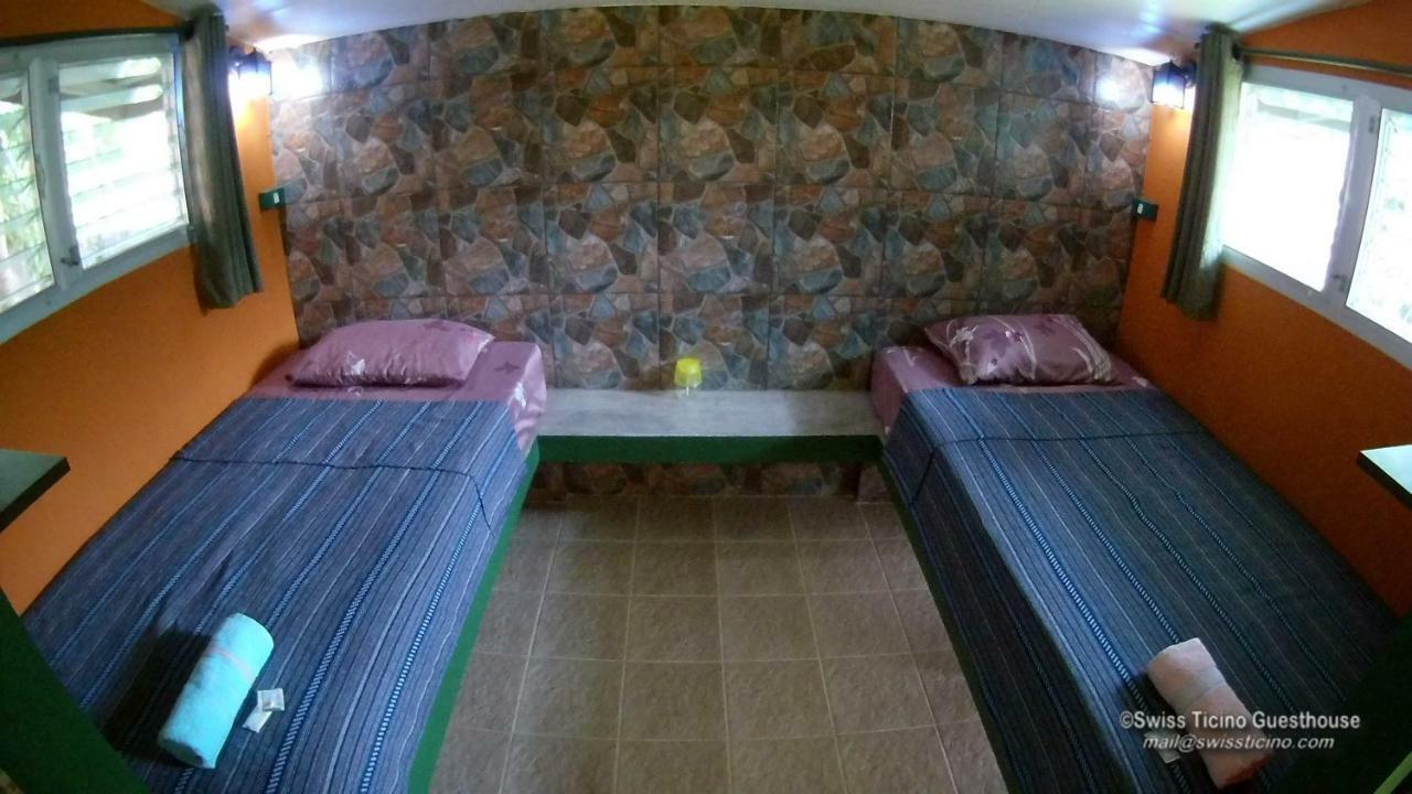 Swiss Ticino Guesthouse & Restaurant Mae Wang Esterno foto